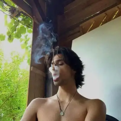 梁欣然